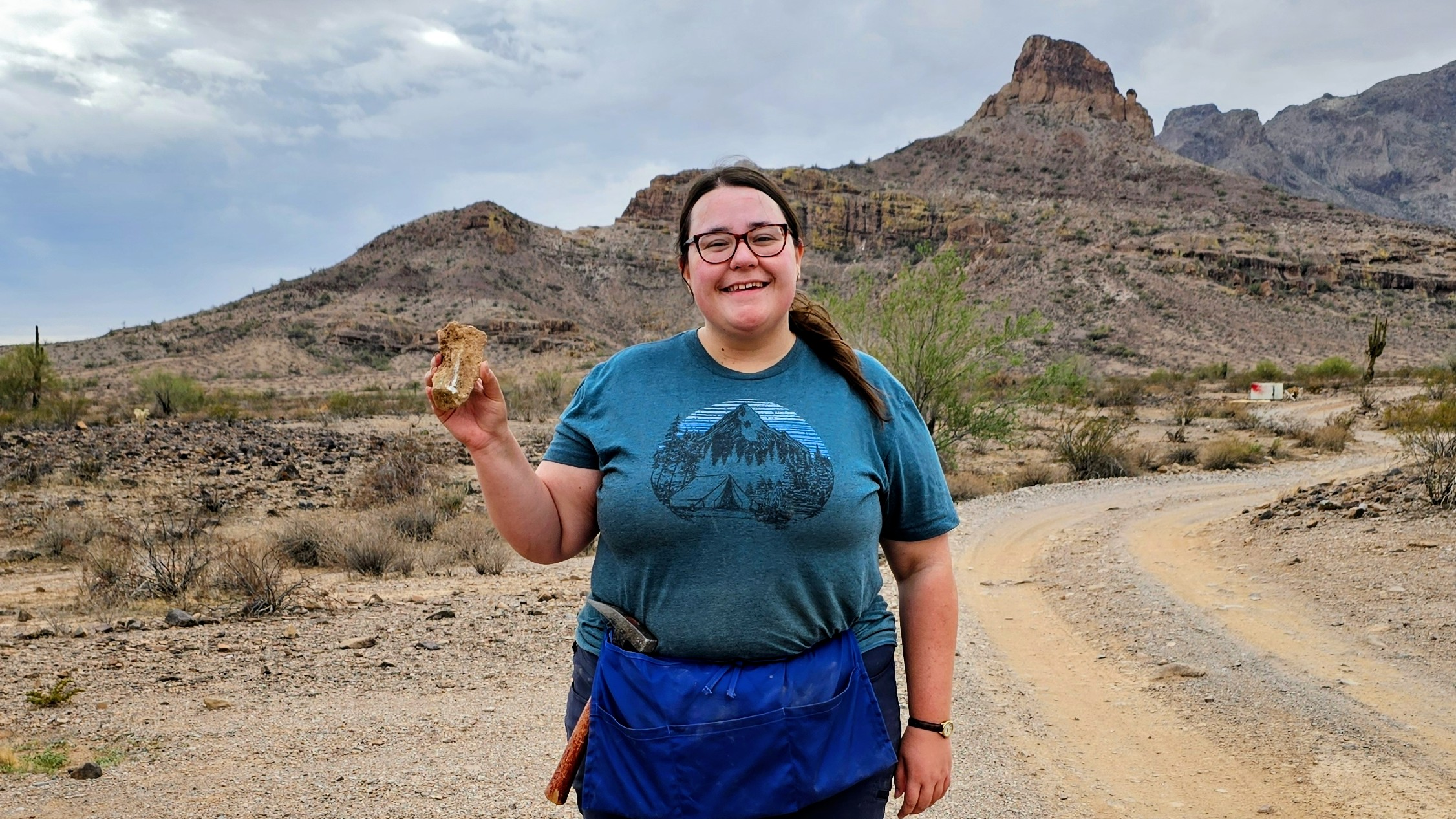 Rockhounding in Arizona – Saddle Mountain Fire Agate! Rare Gems and Minerals of the Southwest